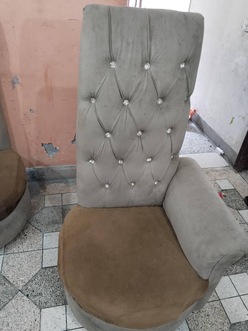 1+1 crown sofa with table 3