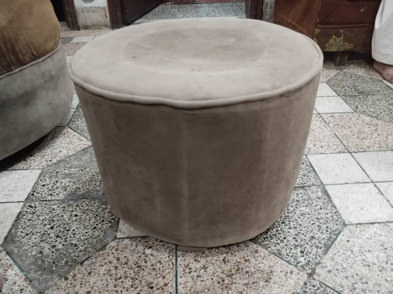 1+1 crown sofa with table 4