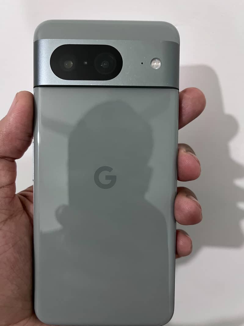 Google Pixel 8 4