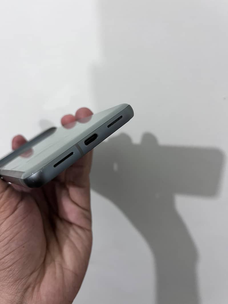 Google Pixel 8 7