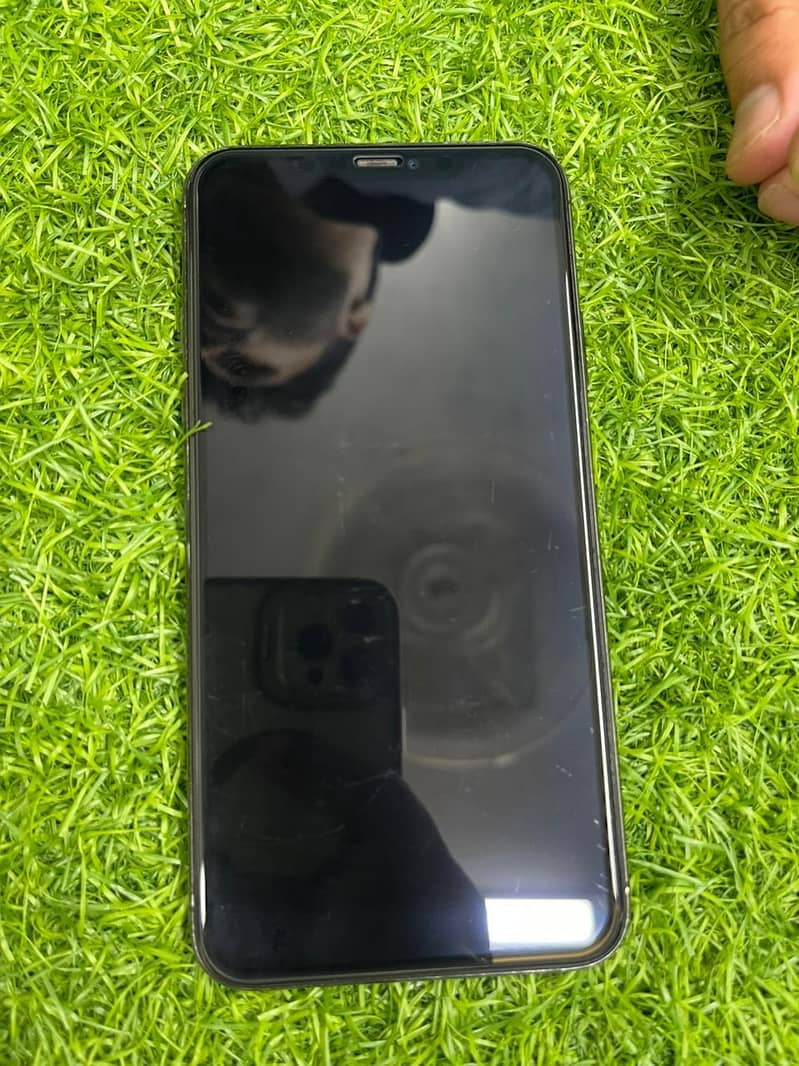 Apple iPhone 11 Pro Max 1