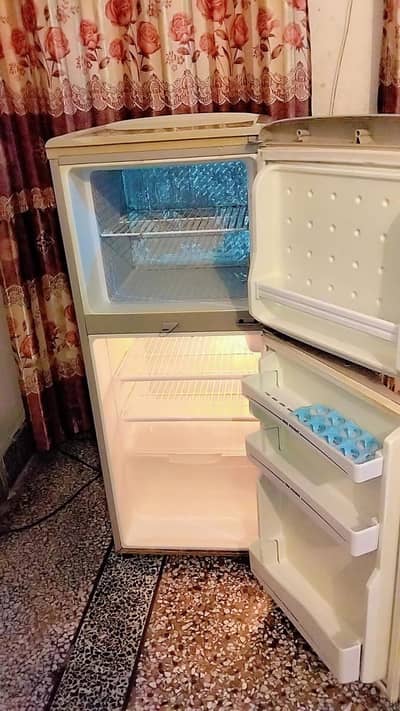 refrigerator hrf 155 for sale