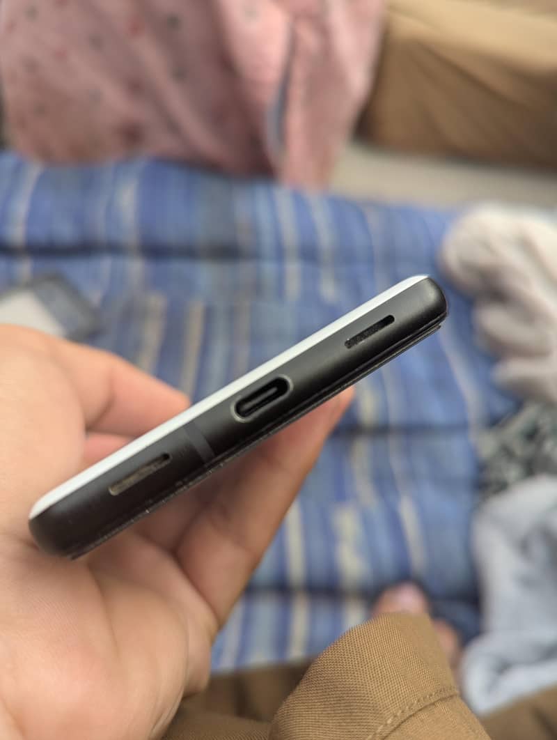 Google Pixel 6a 10/10 condition 4