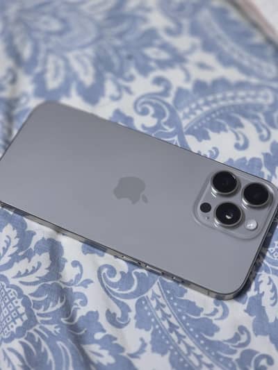 Apple iPhone 16 Pro Max JV