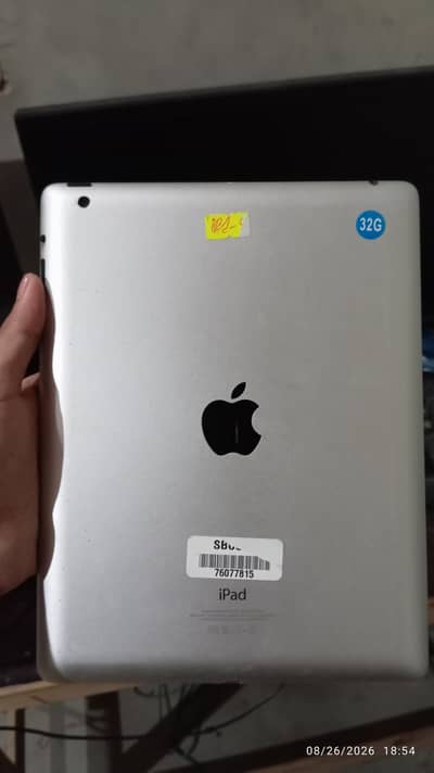 Apple ipad (32 GB) in best price.