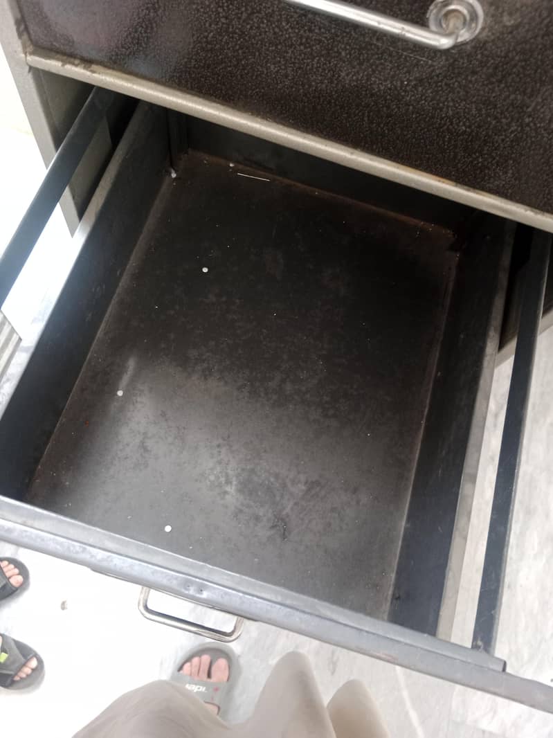 4 Drawer Safe 3