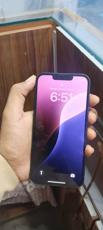 Apple iPhone 13