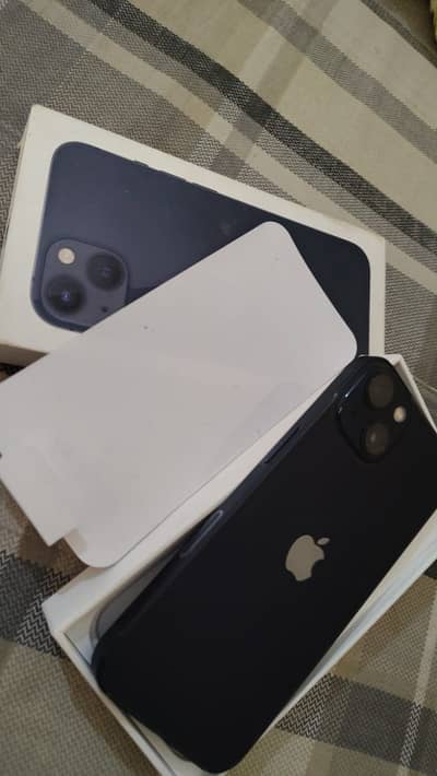 Apple iPhone 13