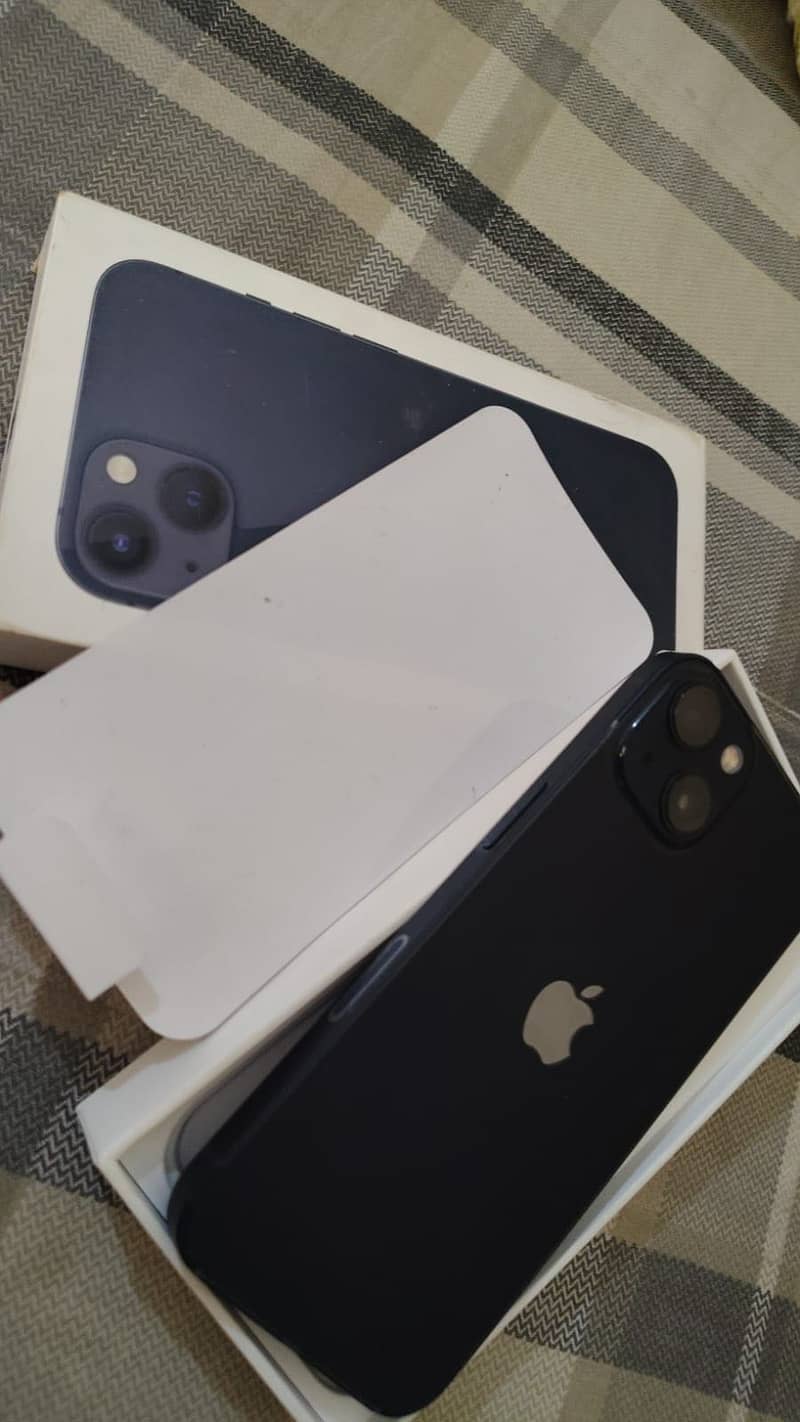 Apple iPhone 13 0