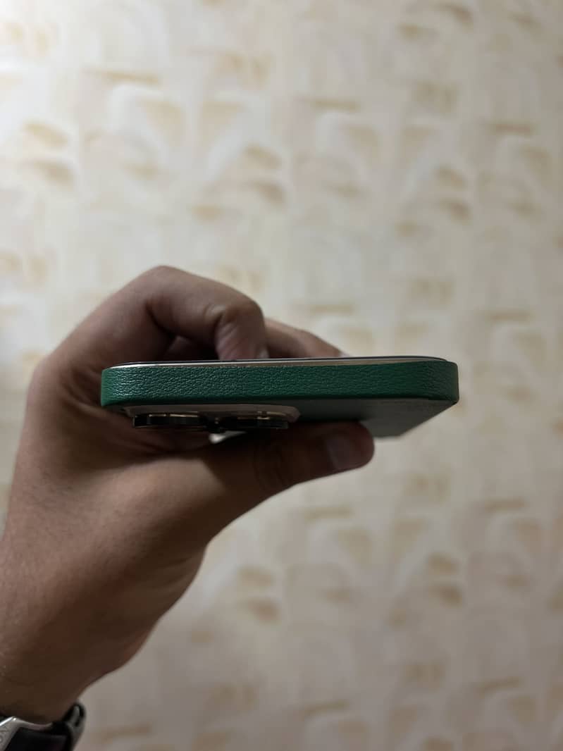 Apple iPhone 14 Pro Max 0