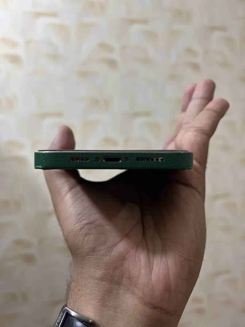 Apple iPhone 14 Pro Max 1