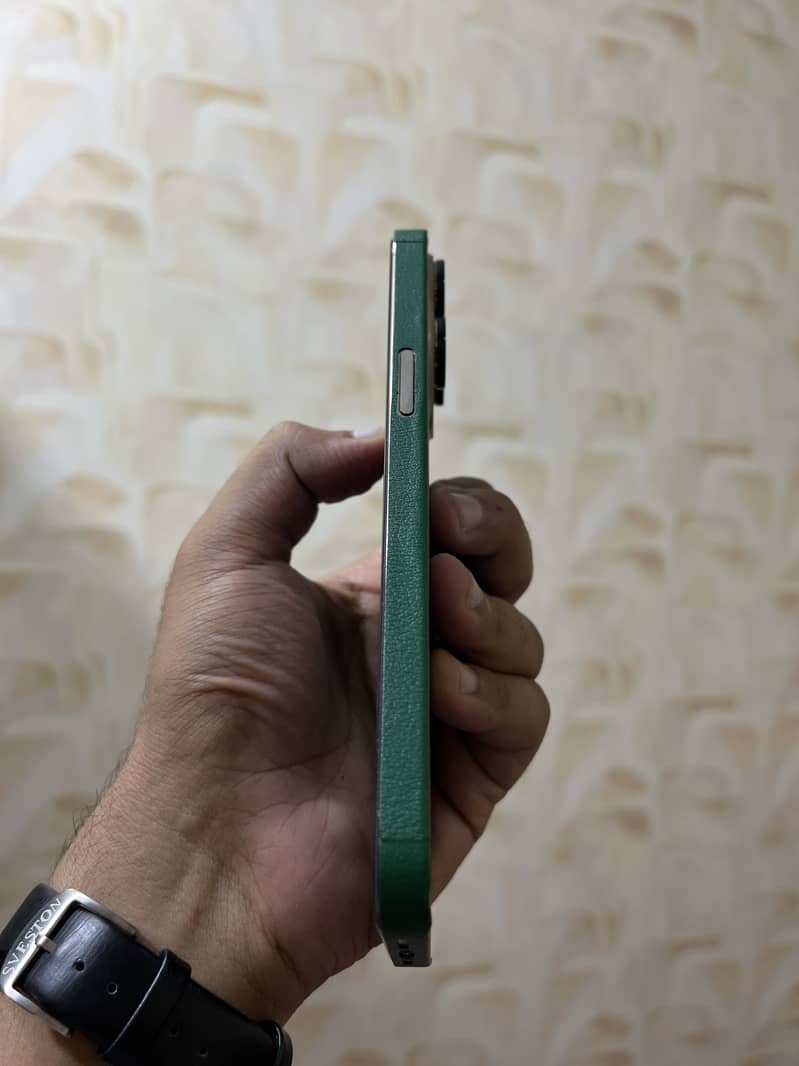 Apple iPhone 14 Pro Max 2