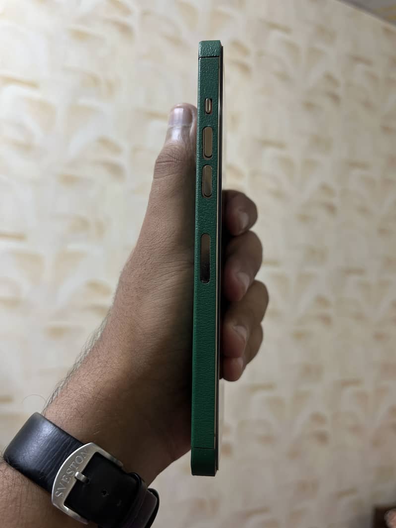 Apple iPhone 14 Pro Max 5