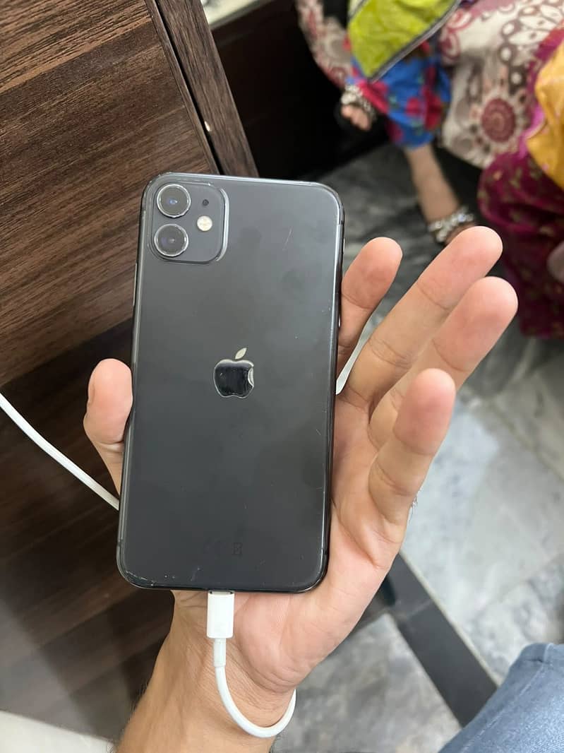 Apple iPhone 11 4