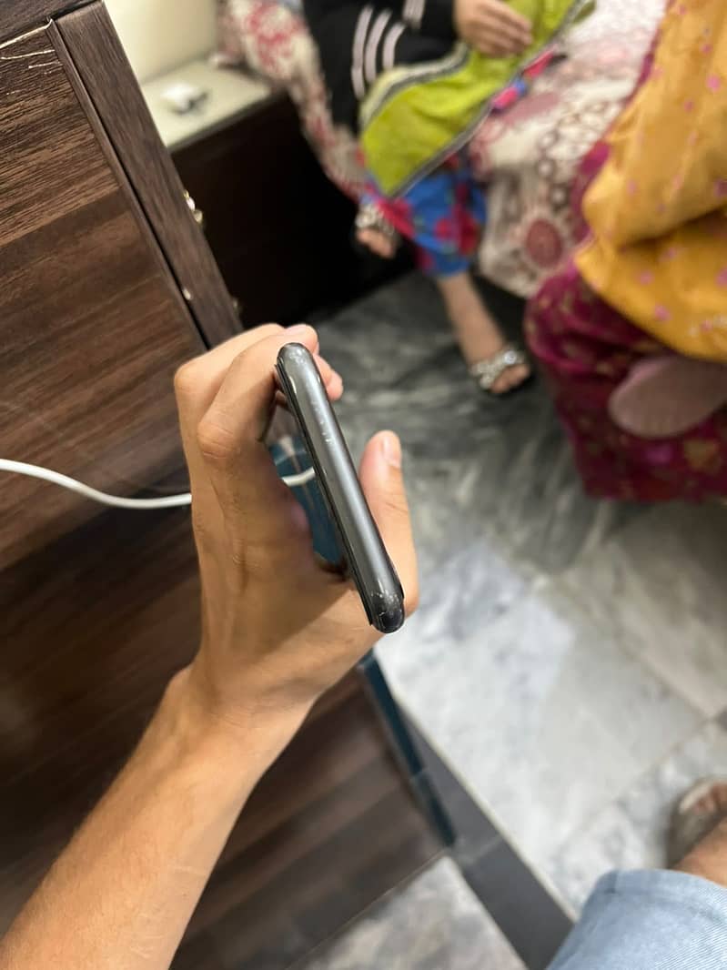 Apple iPhone 11 6