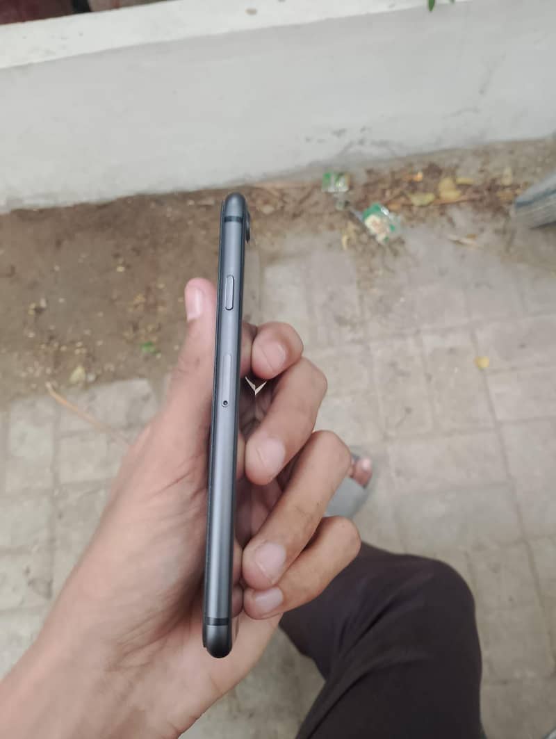 Apple iPhone 8 4