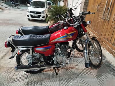 Honda 125 Model 2004 antique