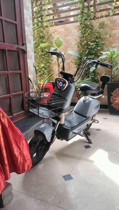 Yadea LY Superbike