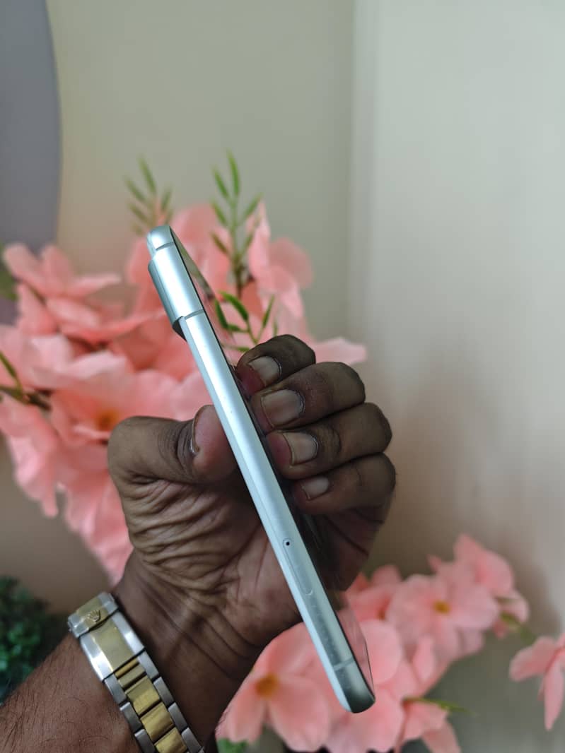 Google Pixel 8 approved 9