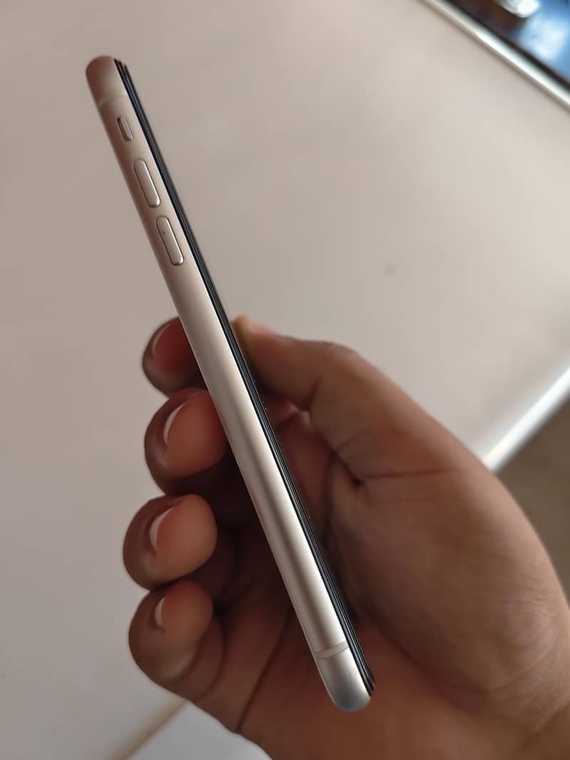 iphone XR 1