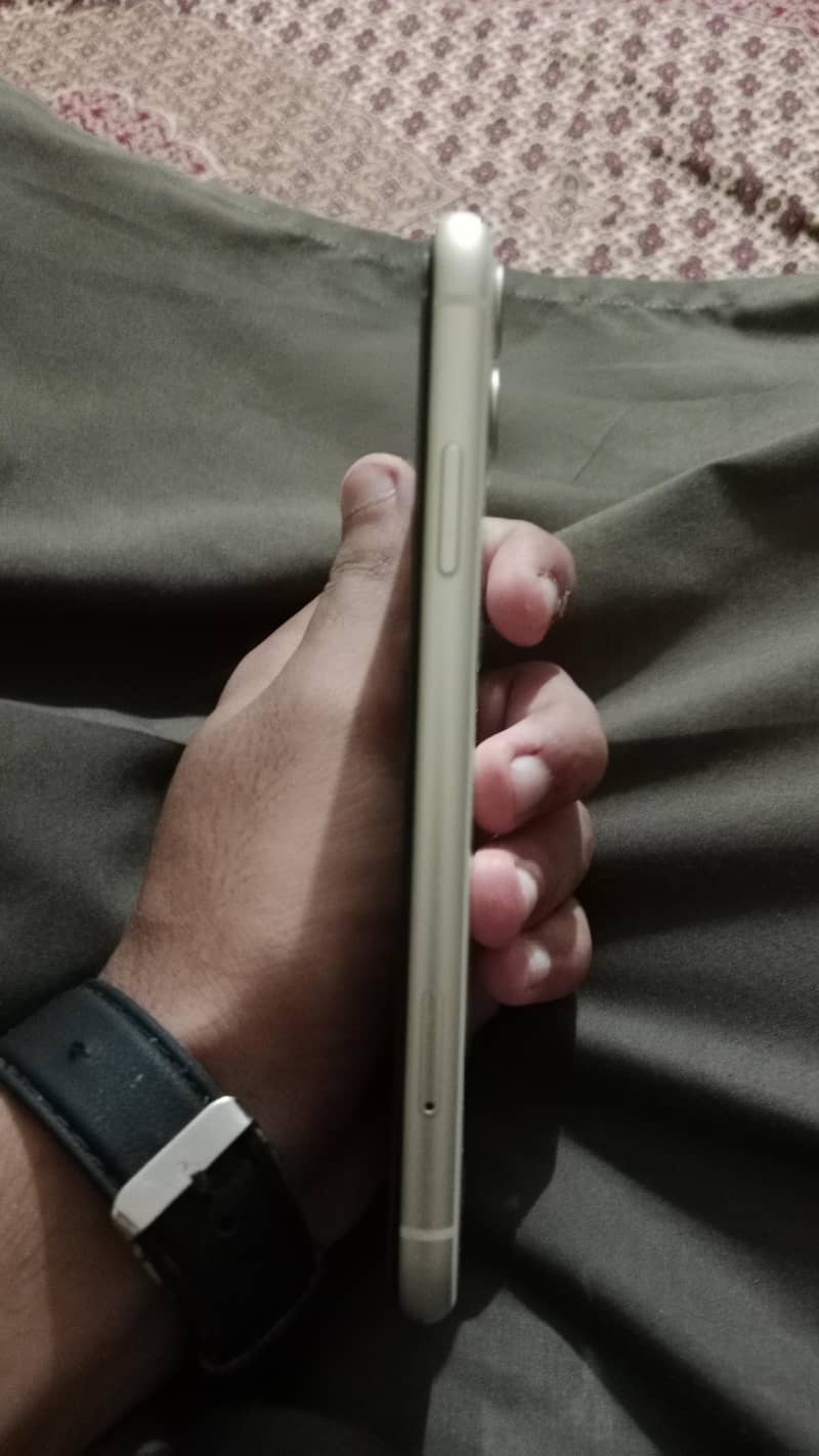 Apple iPhone 11 2