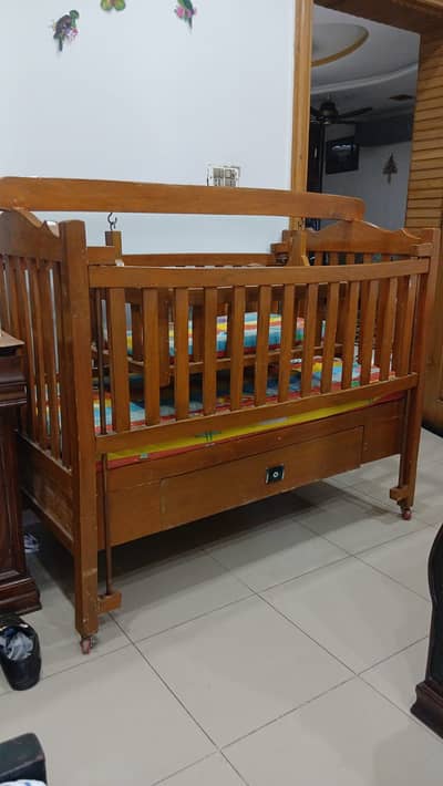 Wooden cort