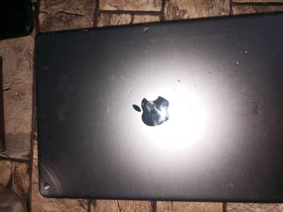 I pad 8 gen 128gb 4gb ram