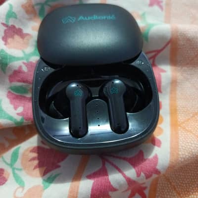 audionic premium quality earphones Rs 3500