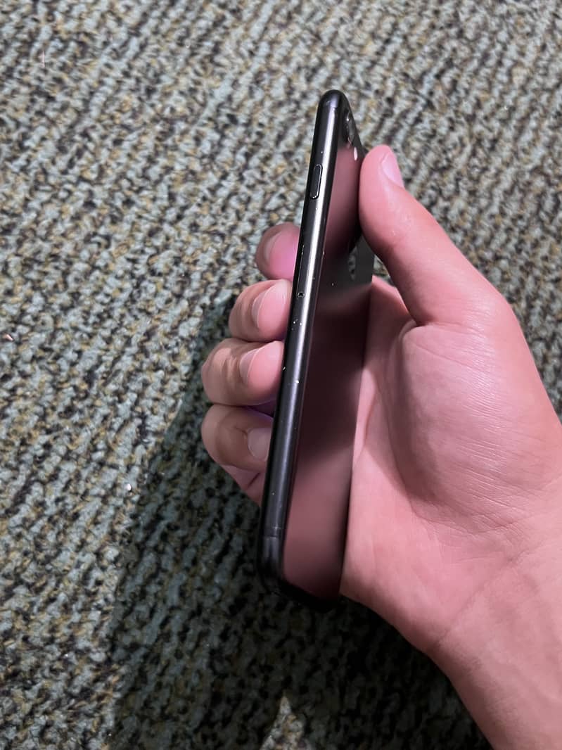 Apple iPhone 7 1