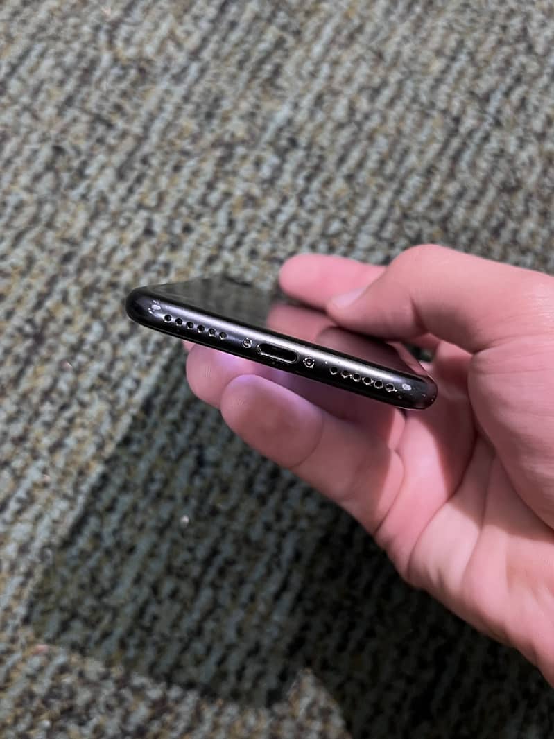 Apple iPhone 7 7