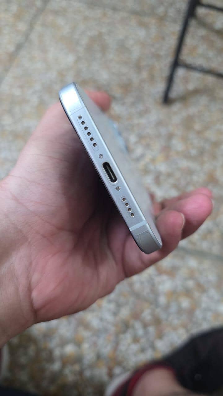 Apple iPhone 15 plus 1