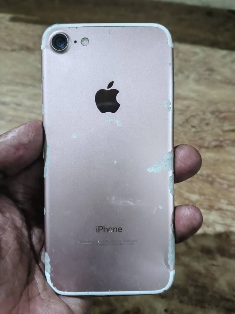 Apple iPhone 7 0