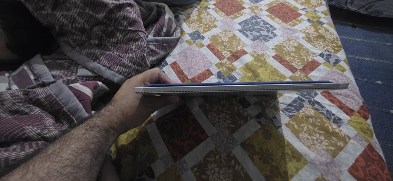 Microsoft Surface Pro 4 i5 6th Generation 4