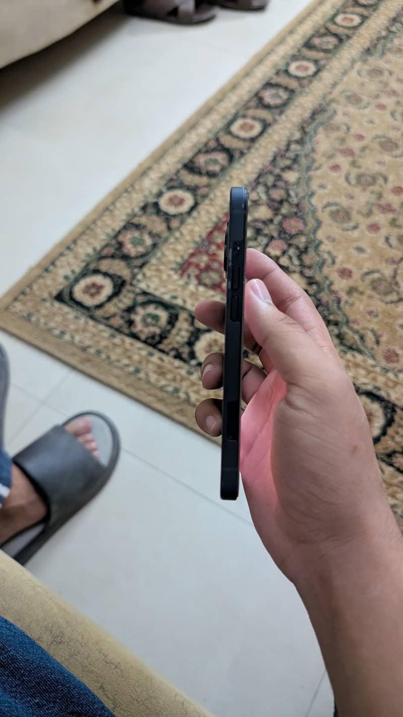 Apple iPhone 13 8