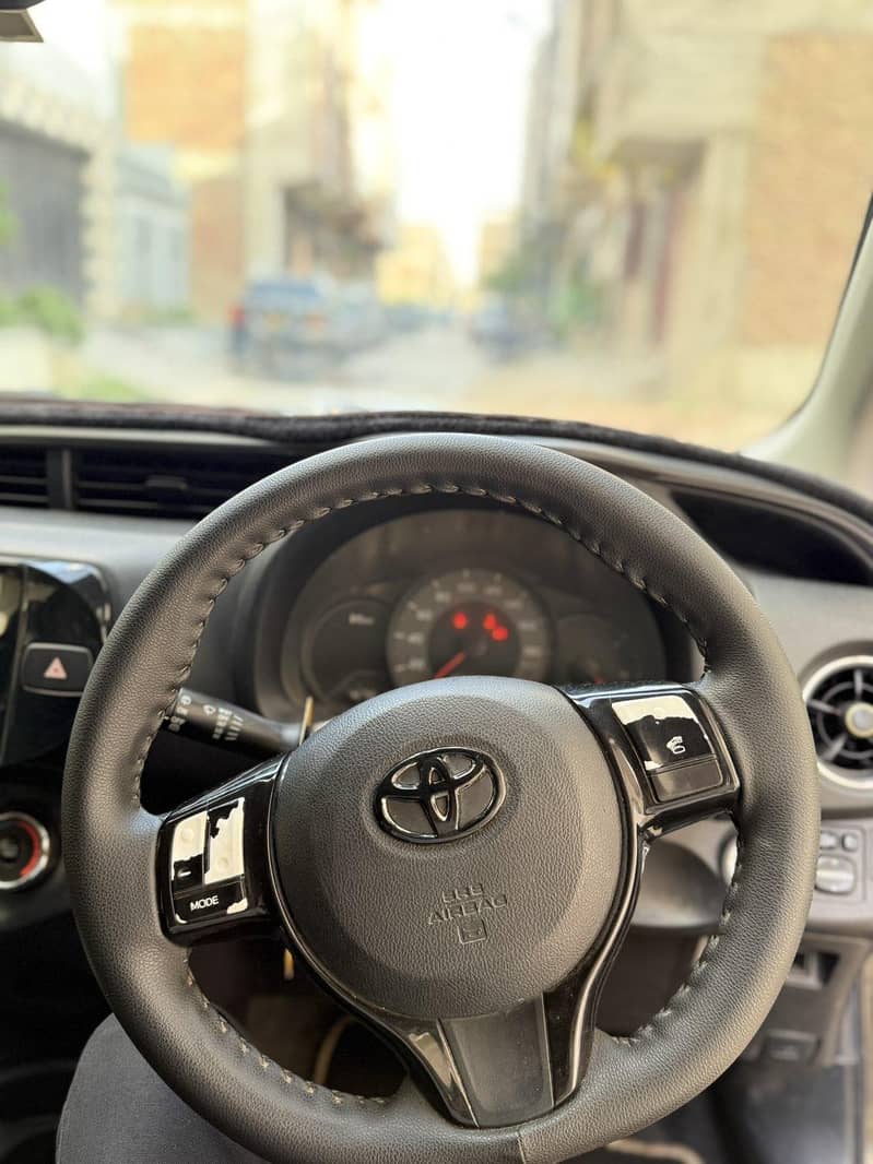 VITZ 2015 FULL OPTION 8