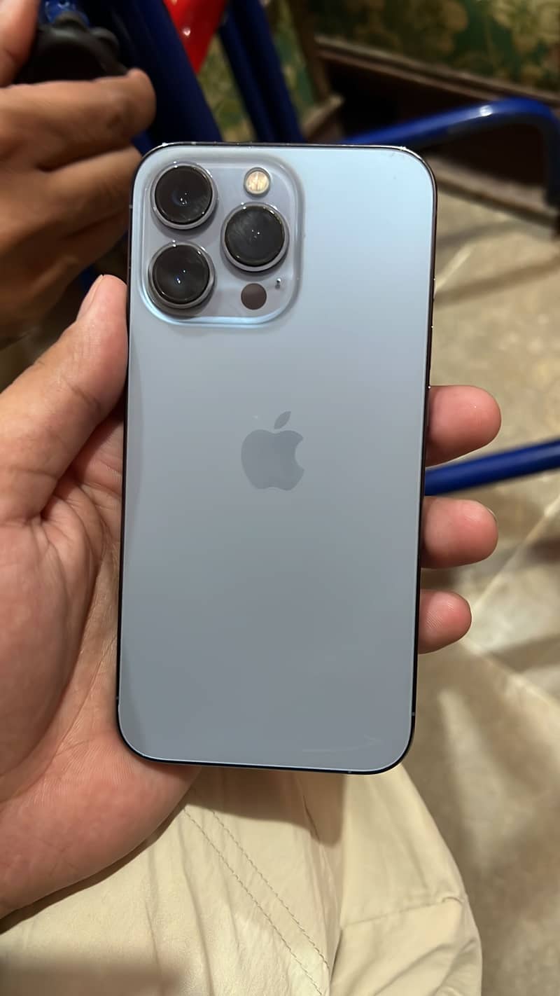 Apple iPhone 13 Pro 1