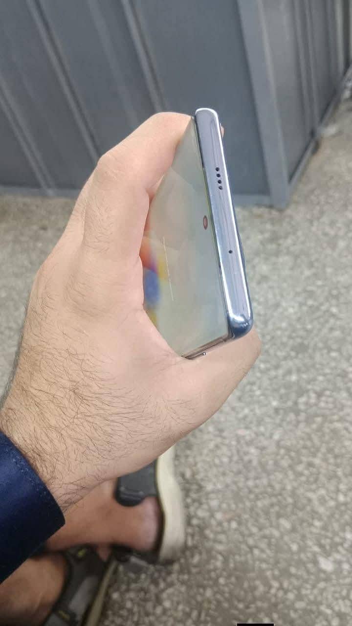Tecno CAMON 30S 3