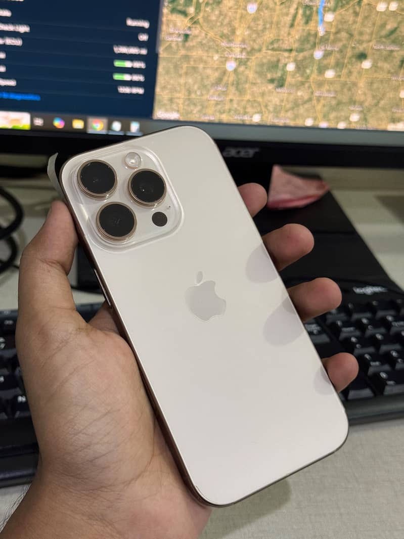 Apple iPhone 16 Pro 3