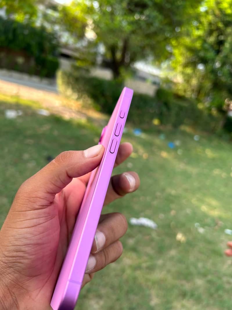 Apple iPhone 16 Plus 2