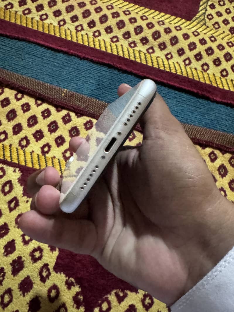 Apple iPhone X 3