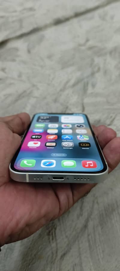Apple iPhone 12