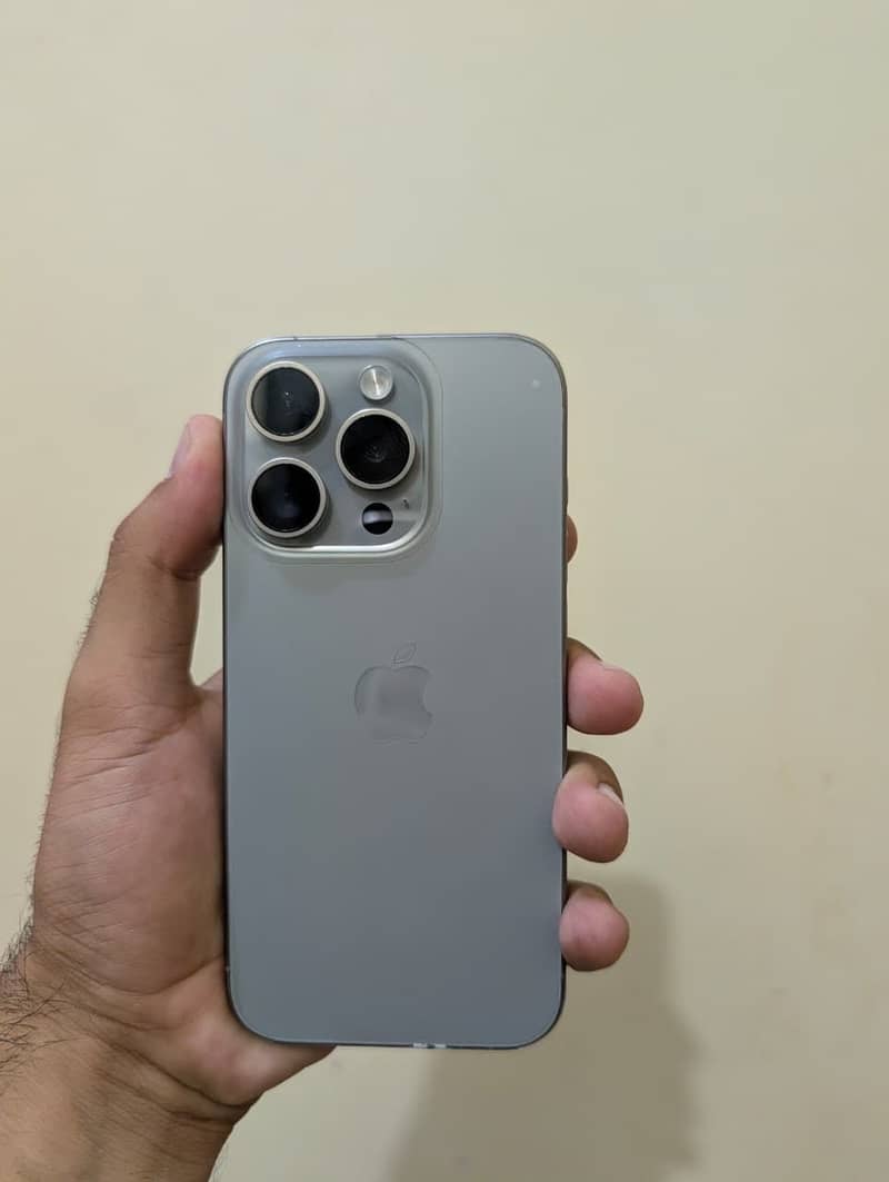 Apple iPhone 15 Pro 0