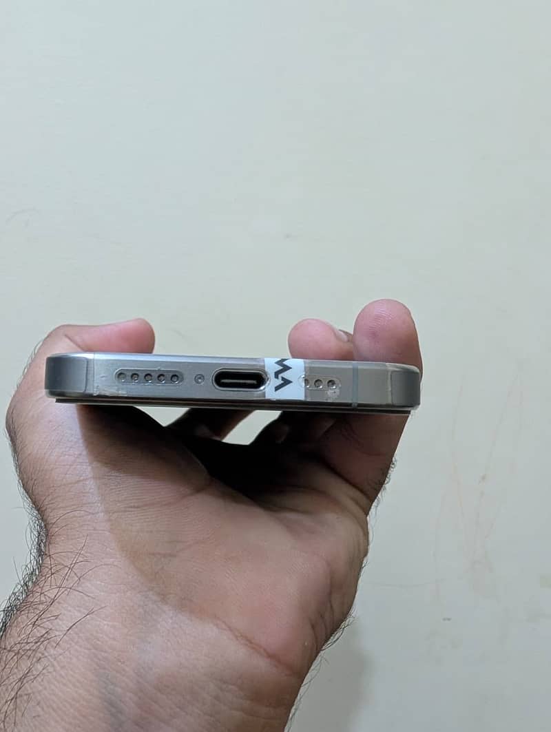 Apple iPhone 15 Pro 1