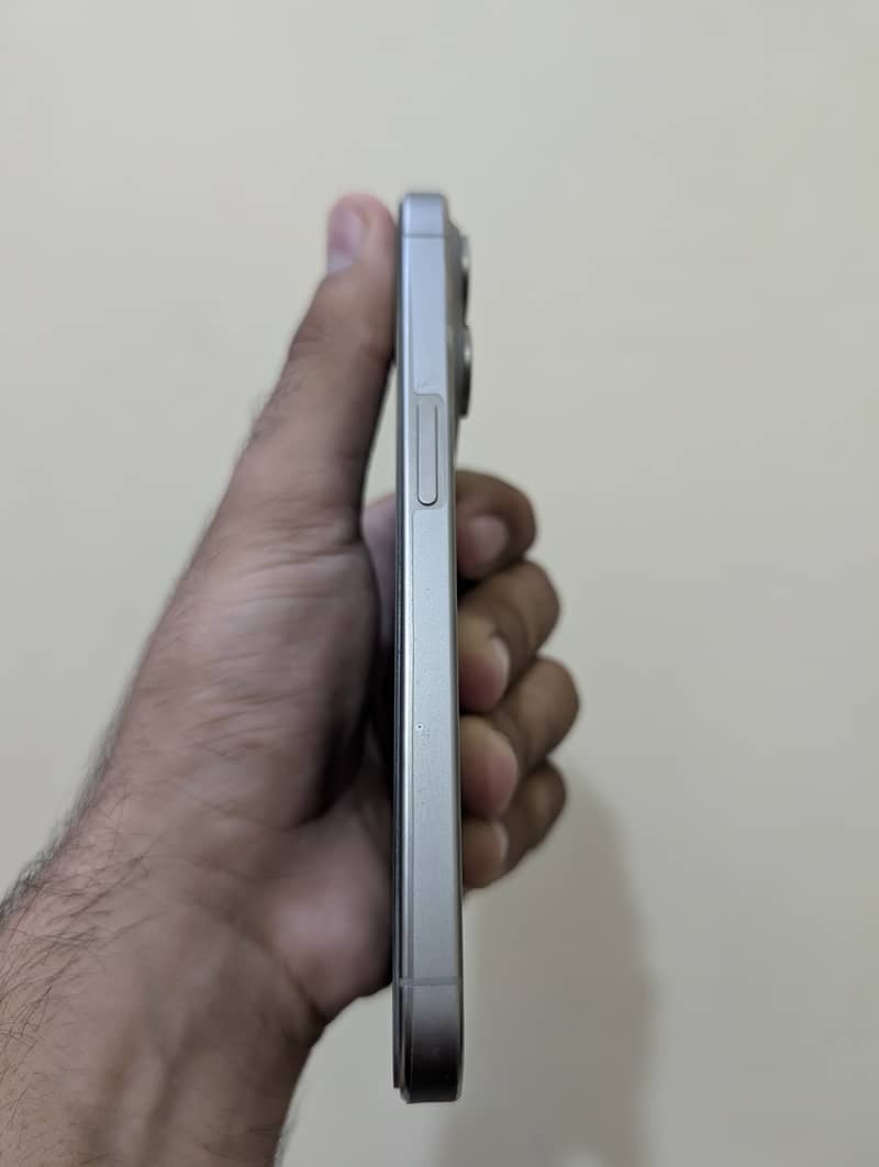 Apple iPhone 15 Pro 2