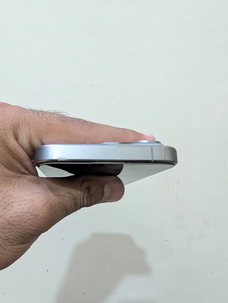 Apple iPhone 15 Pro 3