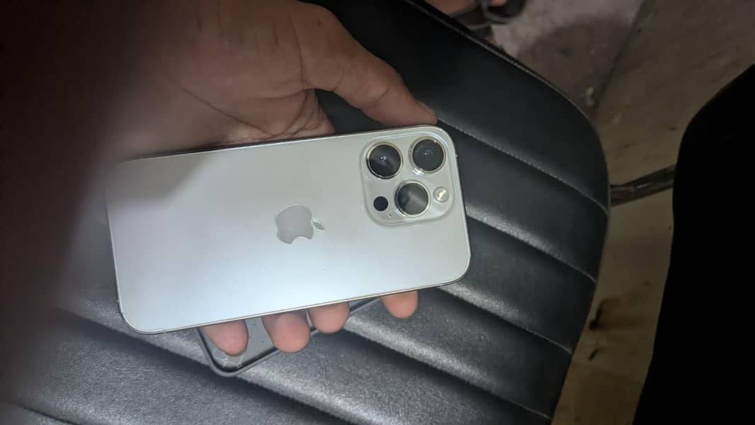 Apple iPhone 14 Pro 8
