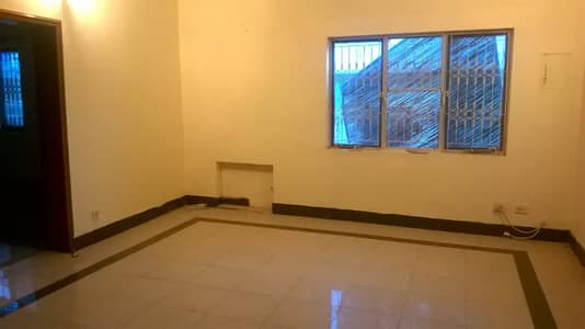 F 11/2 30x70 House For Sale