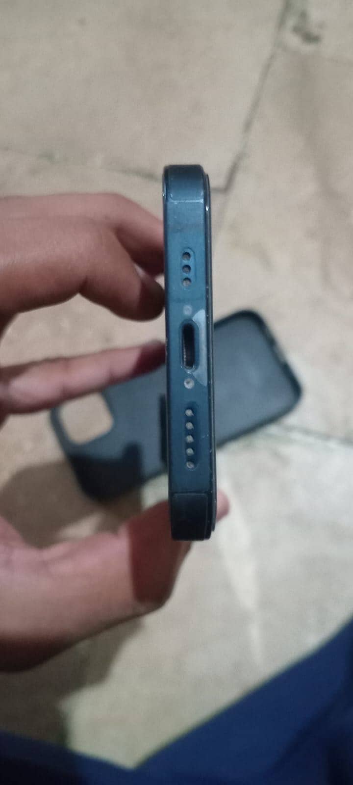 Apple iPhone 13 2