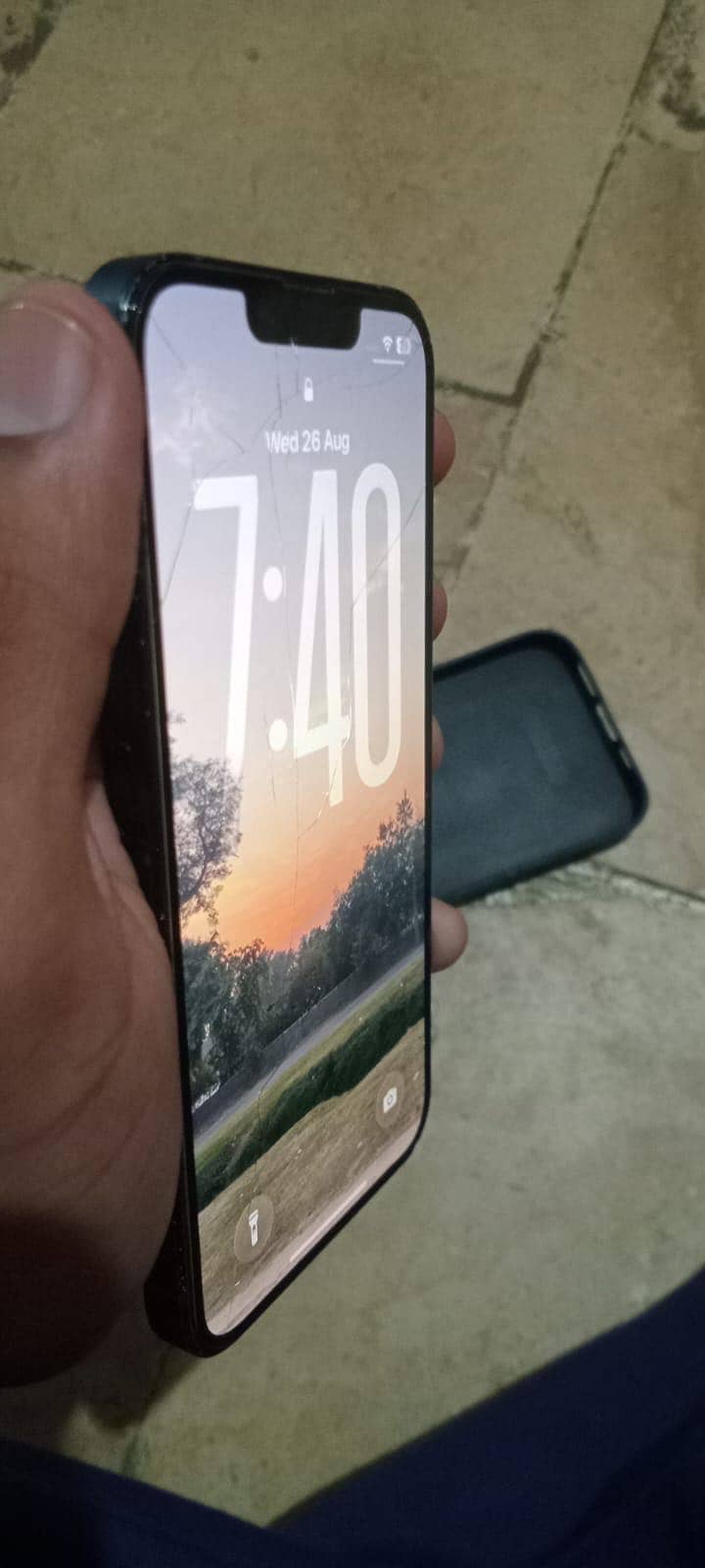 Apple iPhone 13 6
