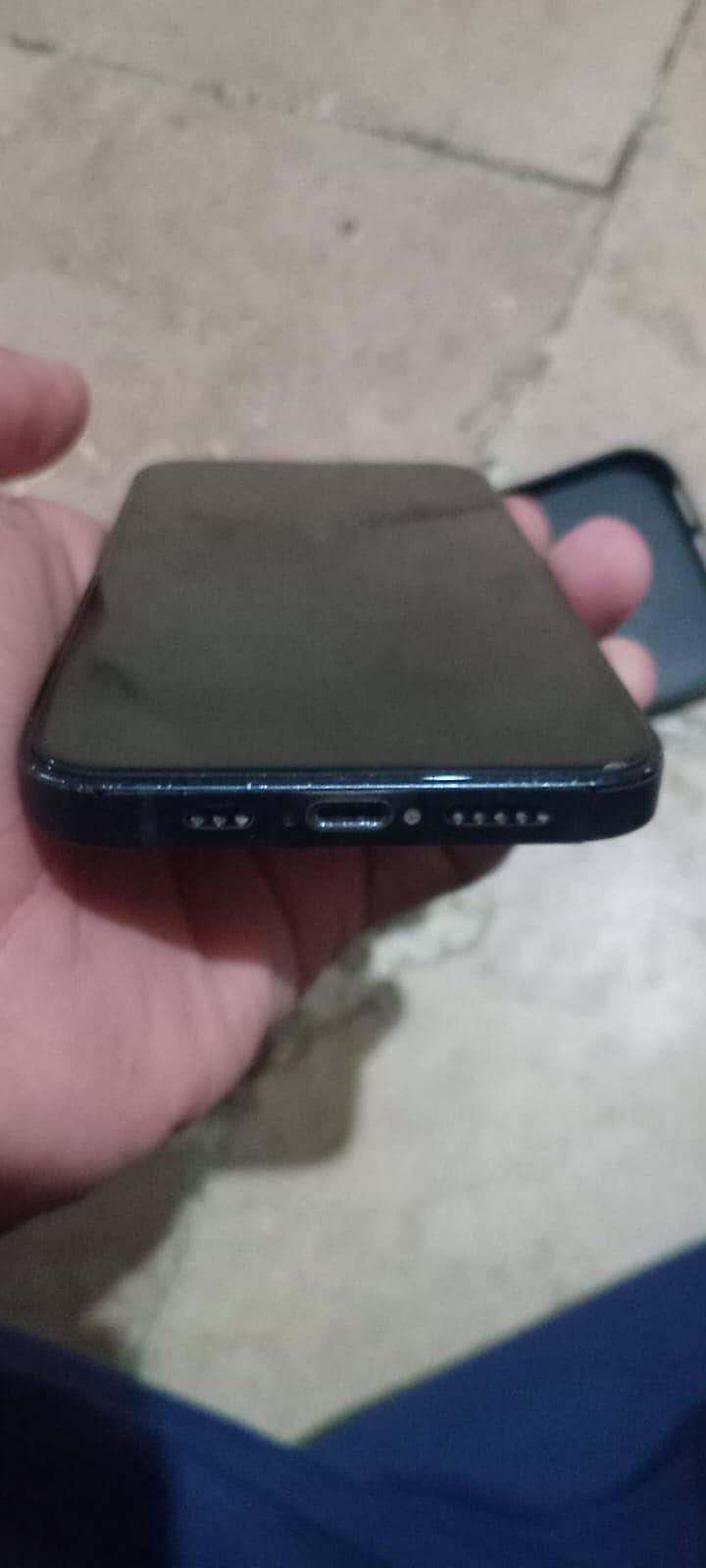 Apple iPhone 13 7
